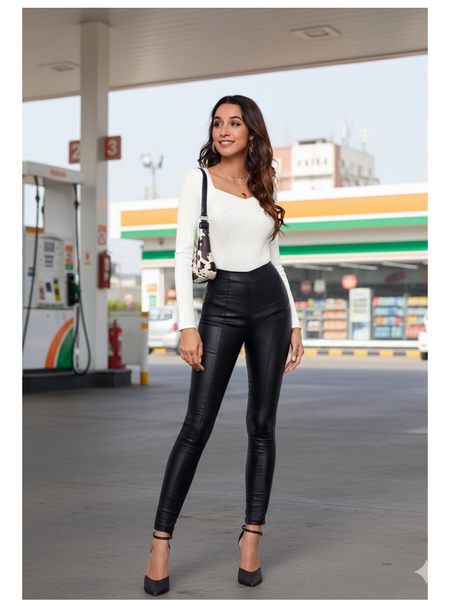 V-Neck Ribbed Top DNK